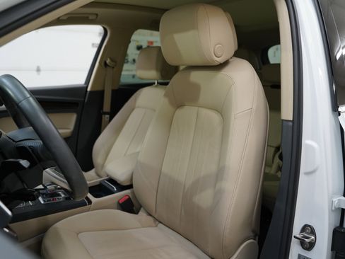 Used 2018 Audi Q5 2.0T Premium Plus w/ Premium Plus Package image 27