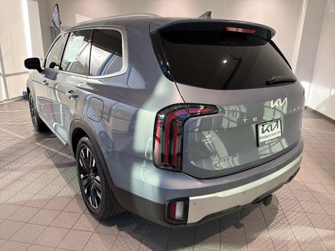 Used 2024 Kia Telluride SX w/ Towing Package image 3