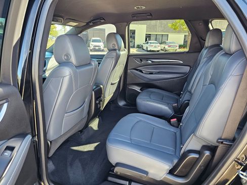 Used 2023 Buick Enclave Essence image 15