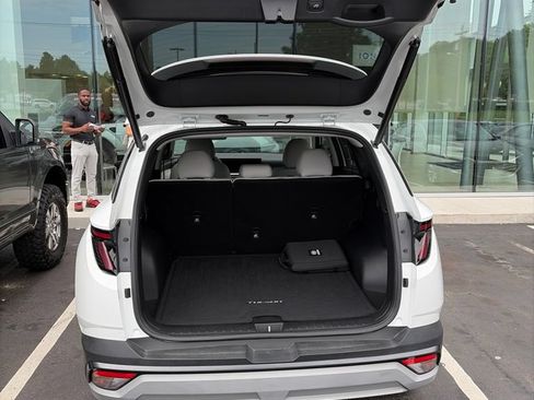 Certified 2025 Hyundai Tucson SEL FWD image 5