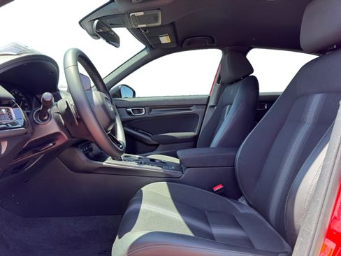 Used 2025 Honda Civic Sport image 10