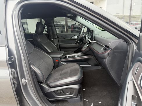 Used 2025 Ford Explorer ST image 24