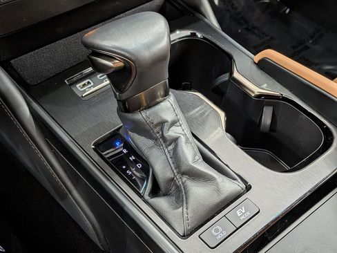 Certified 2024 Lexus ES 300h Ultra Luxury w/ Accessory Package (Z2) image 28