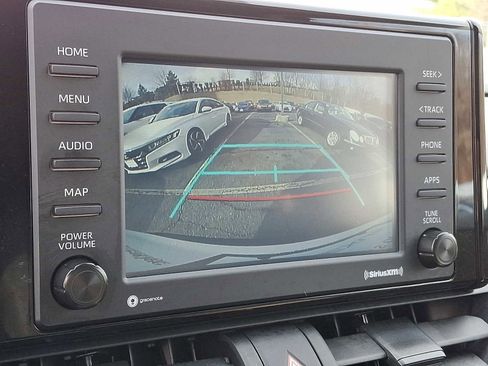 Used 2022 Toyota RAV4 LE image 15