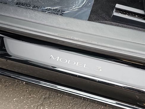 Used 2023 Tesla Model 3 Standard Range image 11