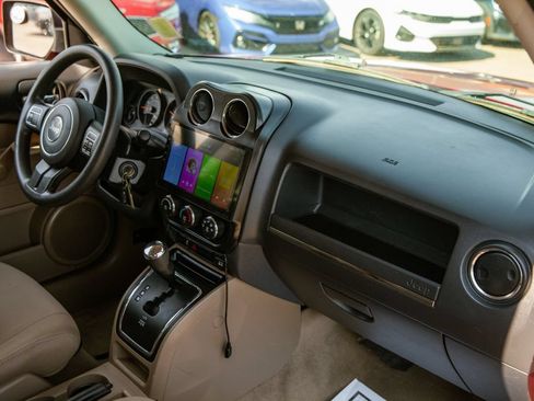 Used 2016 Jeep Patriot Sport FWD image 11