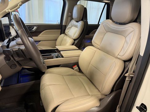 Used 2024 Lincoln Navigator L Reserve image 16