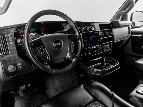 Used 2023 GMC Savana 2500 image 2