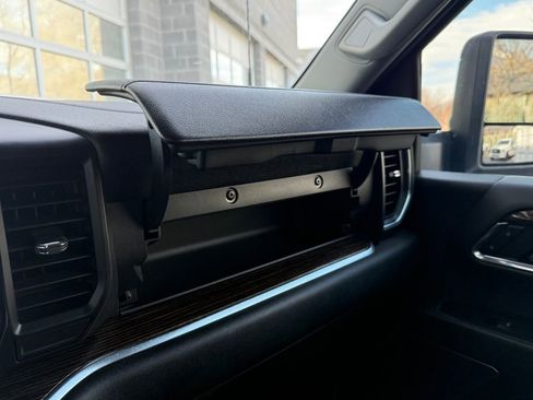 Used 2024 GMC Sierra 3500 SLE image 43