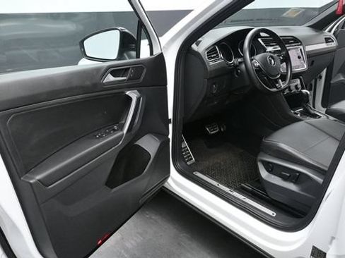 Used 2021 Volkswagen Tiguan SE R-Line AWD/4WD image 23