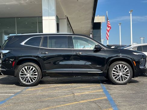 New 2026 Buick Enclave Avenir FWD image 4