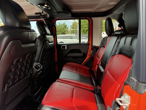 Used 2023 Jeep Wrangler Unlimited Rubicon 4xe AWD/4WD image 16