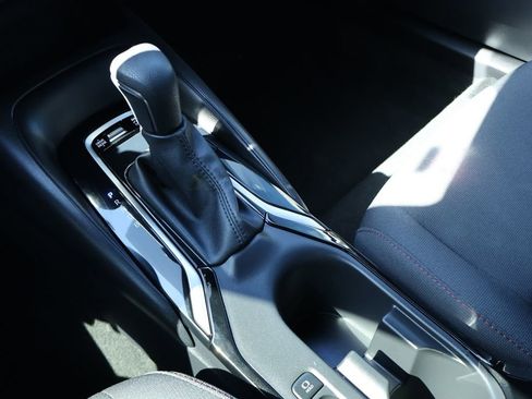 Used 2024 Toyota Corolla SE image 15