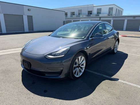Used 2018 Tesla Model 3 Long Range image 2