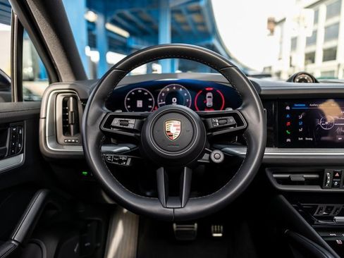 Certified 2025 Porsche Cayenne S image 6