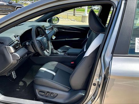 New 2026 Toyota Camry SE w/ Convenience Package FWD image 9