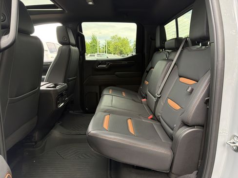 Used 2025 GMC Sierra 1500 AT4 w/ AT4 Premium Package AWD/4WD image 32