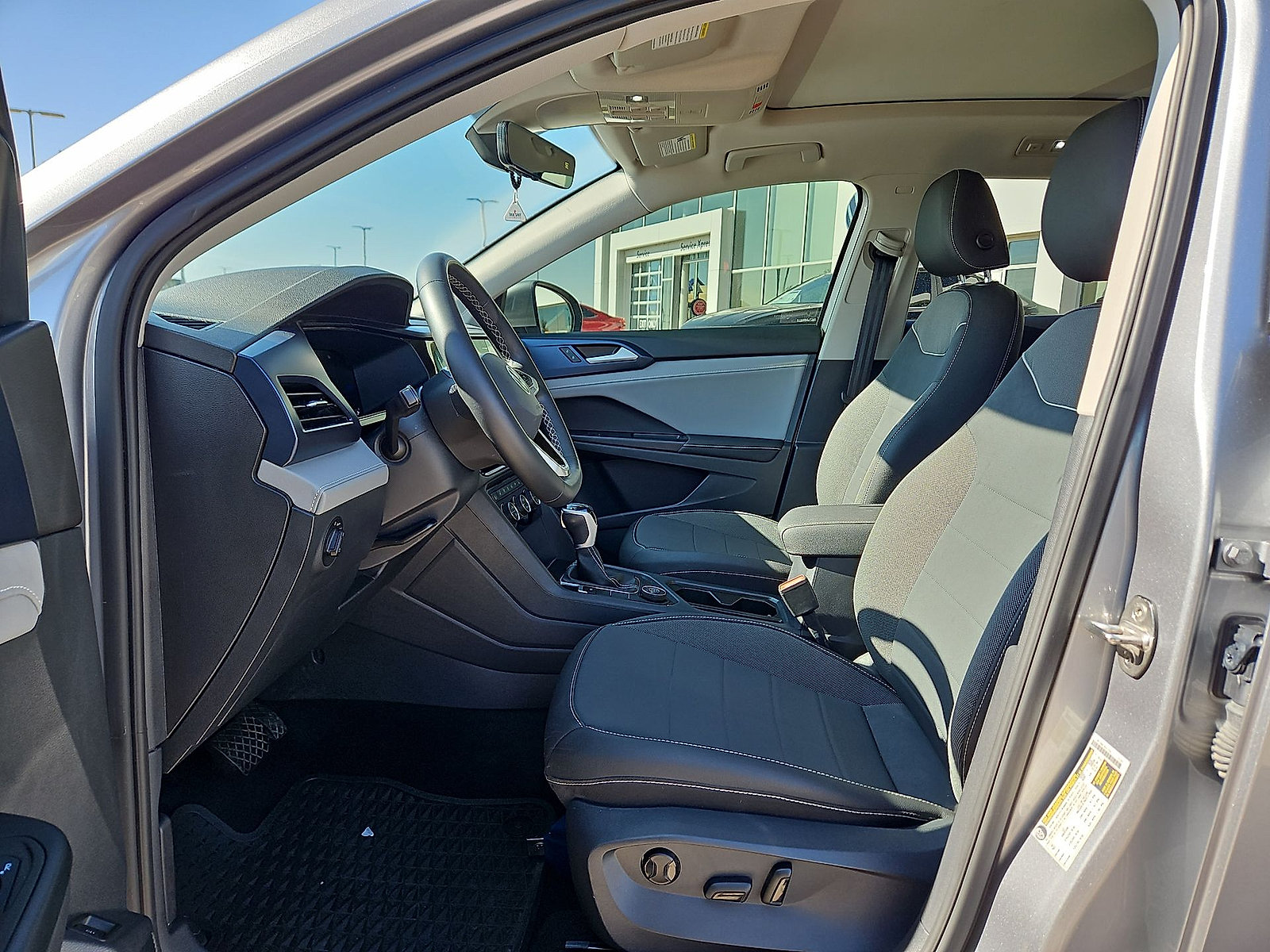 Certified 2024 Volkswagen Taos SE AWD/4WD image 16