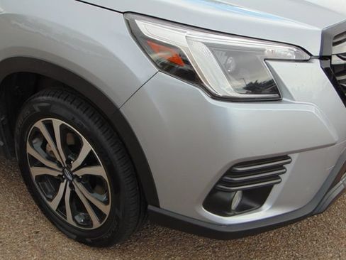 Used 2023 Subaru Forester Limited AWD/4WD image 2