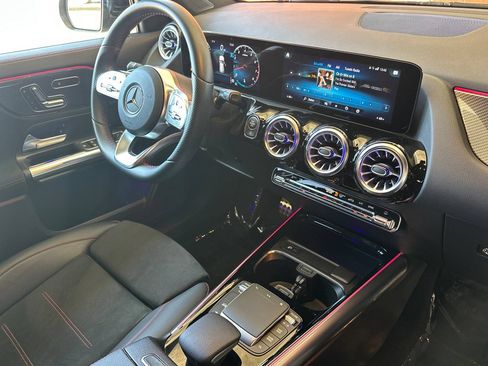 Certified 2022 Mercedes-Benz GLA 250 4MATIC image 19
