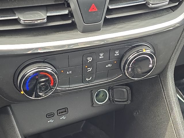 Used 2024 Buick Encore GX Preferred FWD image 28