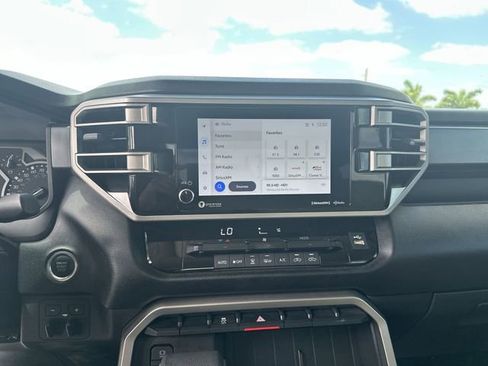 Used 2022 Toyota Tundra SR5 w/ SR5 Convenience Package AWD/4WD image 25