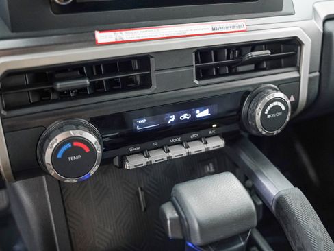 Used 2025 Toyota Tacoma SR5 AWD/4WD image 23