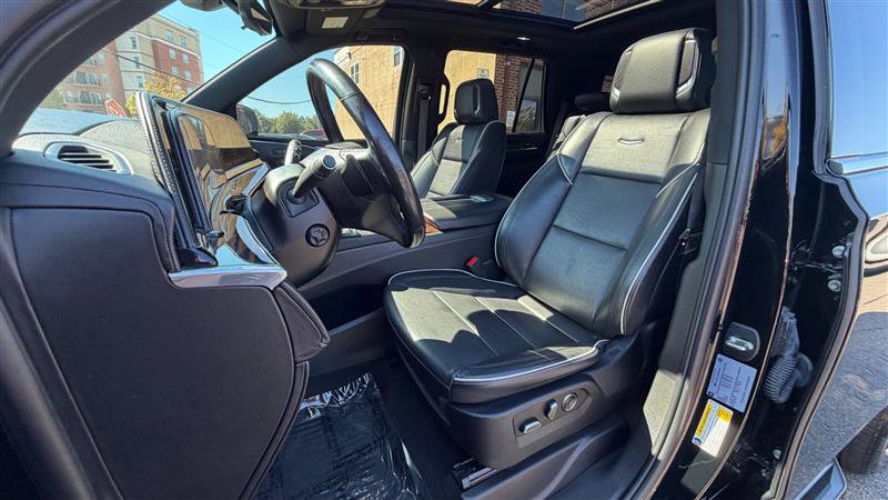 Used 2021 Cadillac Escalade Premium Luxury w/ Driver Assist Tech Package AWD/4WD image 33