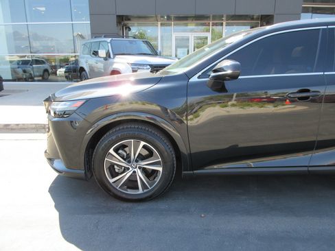 Used 2024 Lexus RX 350 Premium w/ Convenience Package AWD/4WD image 2