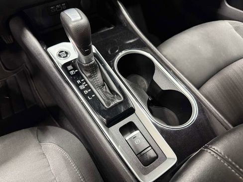 Used 2024 Nissan Altima 2.5 SV image 10