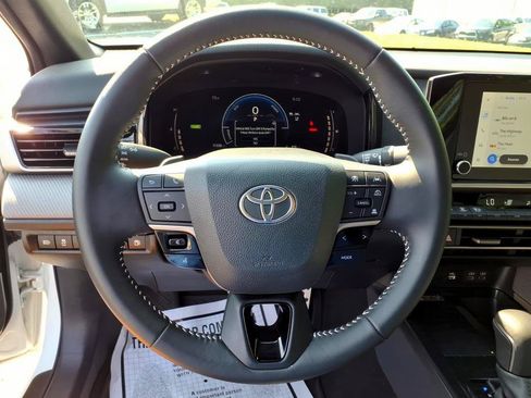 Used 2026 Toyota Camry SE FWD image 23