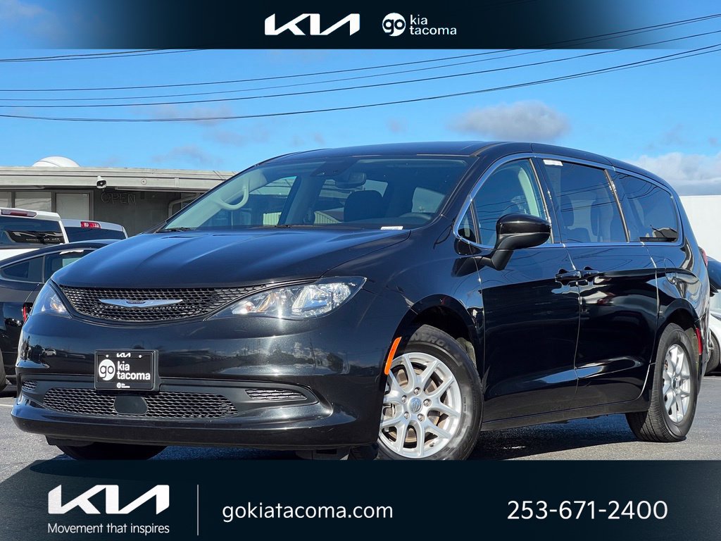 Used 2023 Chrysler Voyager LX FWD image 1