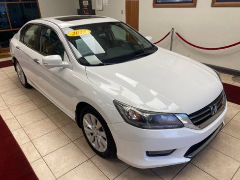 Used 2015 Honda Accord EX image 5