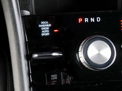 Used 2022 Jeep Grand Cherokee Overland w/ Luxury Tech Group IV image 18