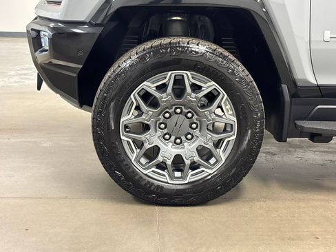 New 2026 GMC Hummer EV SUV AWD/4WD image 10