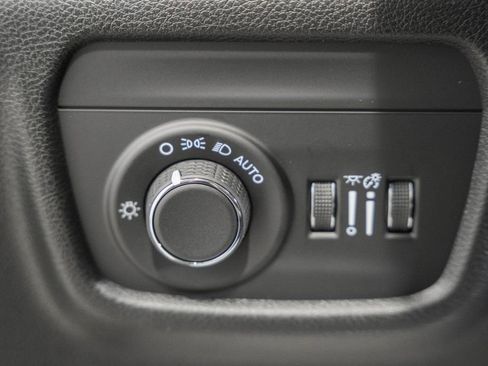 New 2025 Jeep Grand Cherokee Altitude w/ Trailer Tow Package image 38