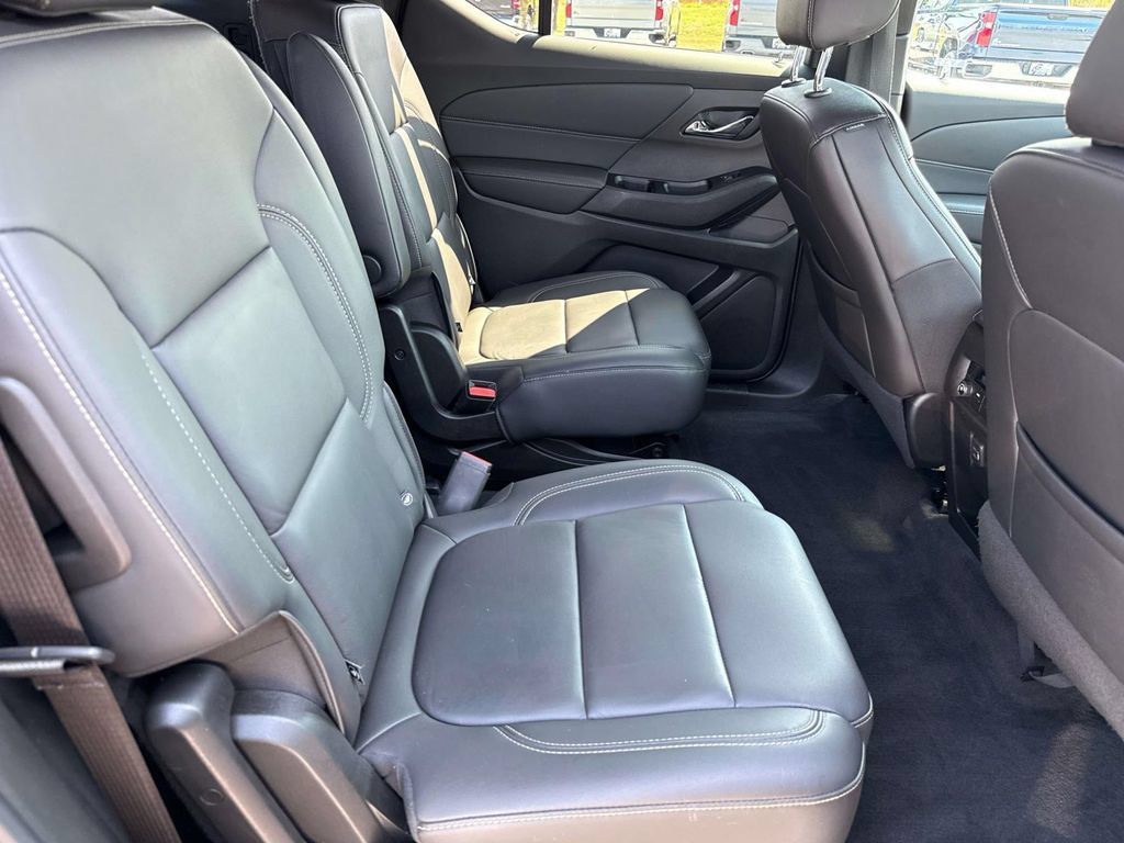 Used 2023 Chevrolet Traverse LT AWD/4WD image 21