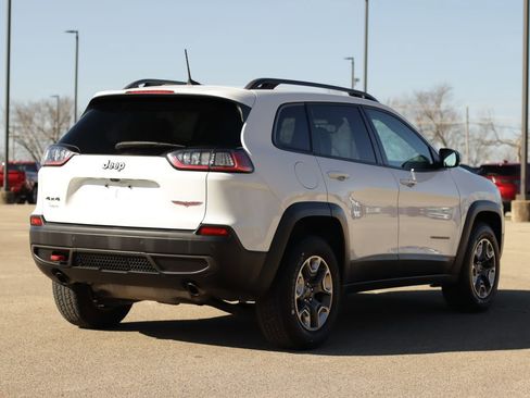 Used 2019 Jeep Cherokee Trailhawk w/ Cold Weather Group image 7