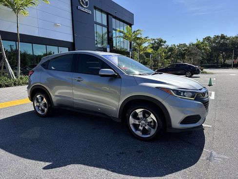 Used 2019 Honda HR-V LX image 6