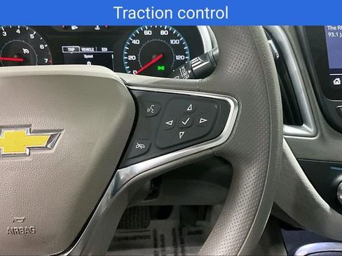 Used 2025 Chevrolet Malibu LT image 15