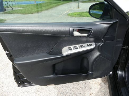 Used 2012 Toyota Camry SE FWD image 21