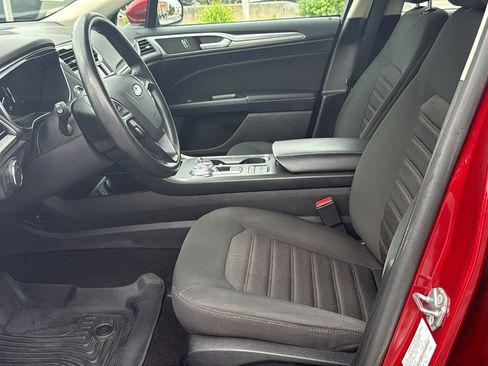 Used 2019 Ford Fusion SE FWD image 22