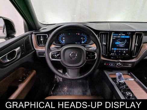 Used 2024 Volvo XC60 B5 Ultimate image 2