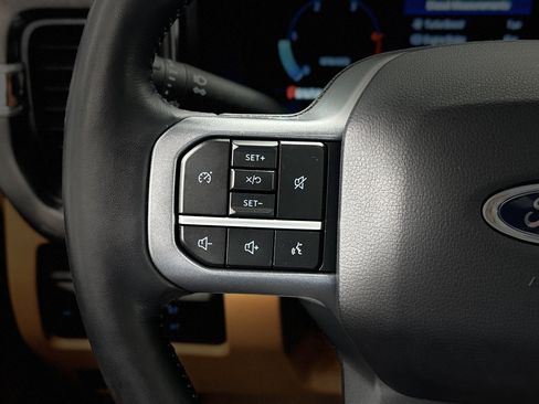 Used 2024 Ford F350 Lariat AWD/4WD image 20