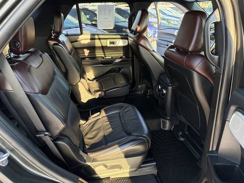 Used 2020 Ford Explorer Platinum w/ Premium Technology Package AWD/4WD image 20