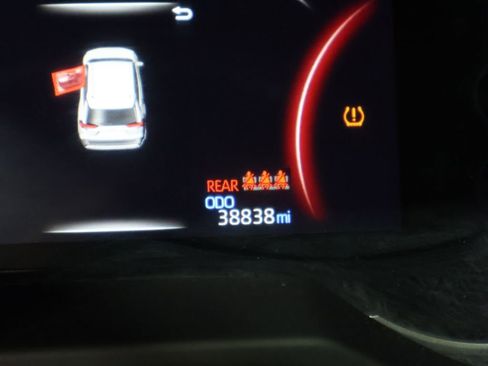 Used 2024 Toyota RAV4 LE image 39