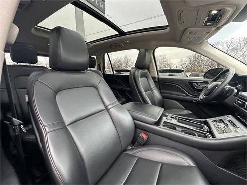 Certified 2022 Lincoln Aviator AWD w/ Premium Package image 35