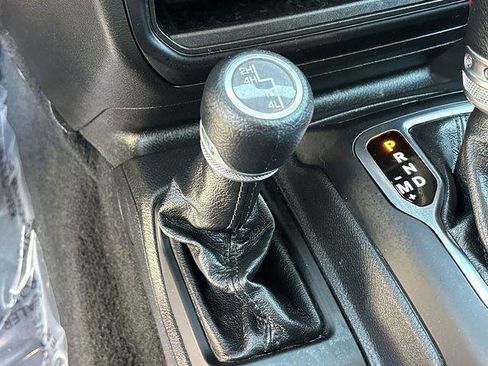 Certified 2023 Jeep Gladiator Sport AWD/4WD image 29