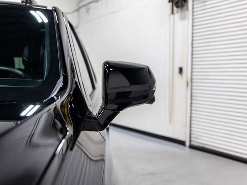 Used 2023 Cadillac Escalade Sport Platinum w/ LPO, ONYX Package image 14