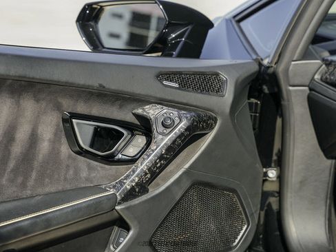 Used 2020 Lamborghini Huracan EVO AWD/4WD image 25